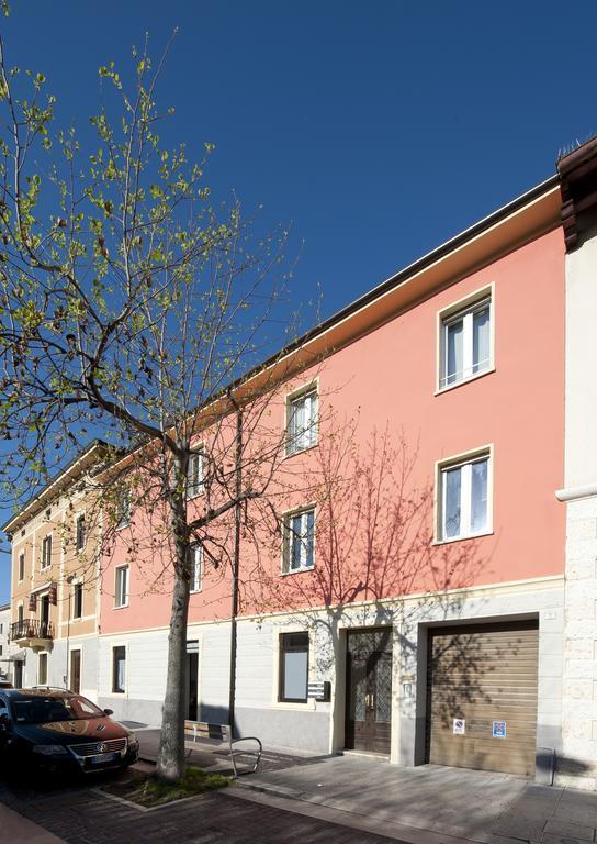 Le Suites - Di Fronte Ospedale Sacro Cuore Negrar Zewnętrze zdjęcie